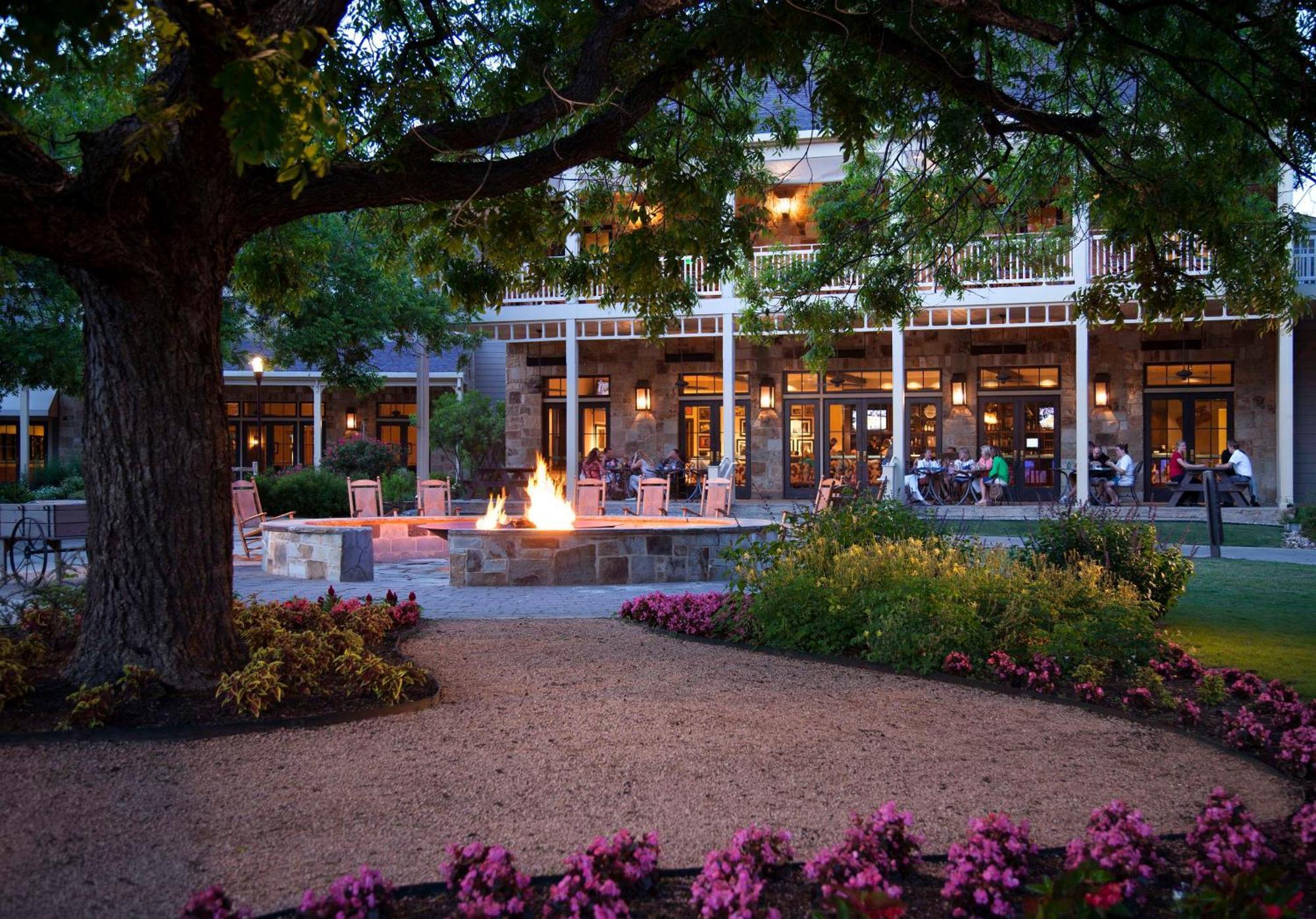 Hyatt Regency Lost Pines Resort And Spa Cedar Creek Екстериор снимка